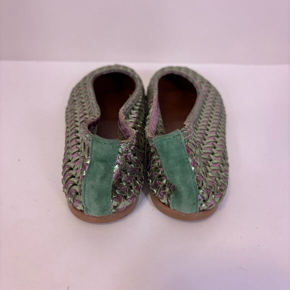 Cardinale Women's Green & Purple Iridescent Leather Woven Flats Size 9 - Picture 2 of 9